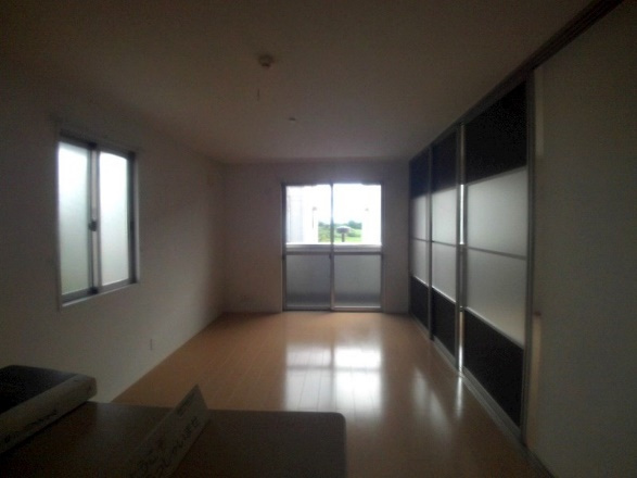 グランドアトリオ神戸西Bの居間・リビング