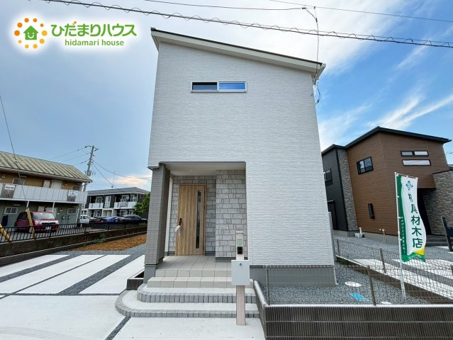 深谷市東方　第27期　新築一戸建て　ワイウッドコート　04の外観|お洒落な明るい外観です☆