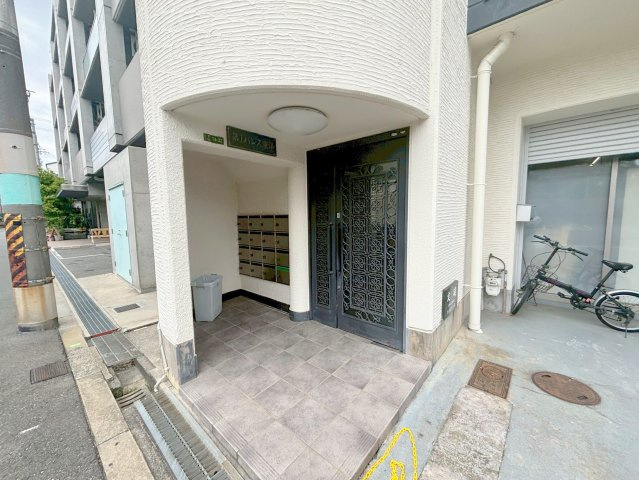 第1パレス東洋のエントランス