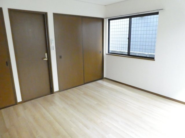 グランピア宝塚の居間・リビング