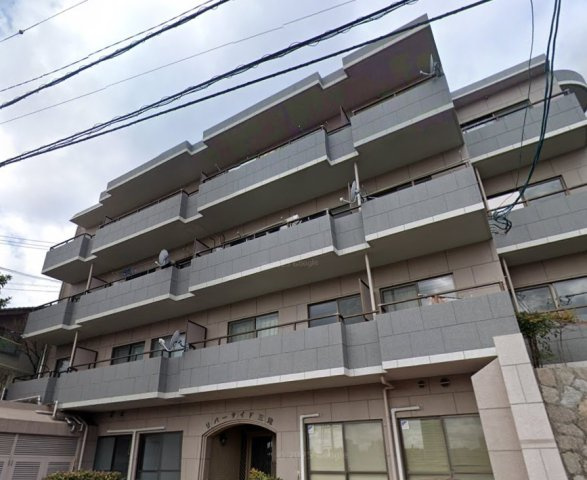 リバーサイド三滝の外観