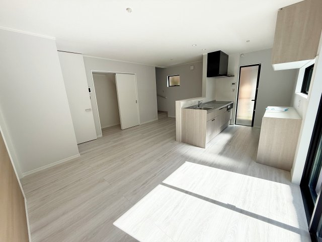 新築戸建　西つつじヶ丘雲仙台2丁目の居間・リビング|現地写真