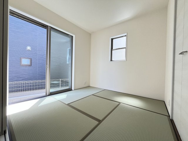 【和室】 | 福岡市東区土井3丁目　2号棟（全3棟）【仲介手数料無料・0円】 | 現地写真。1階和室です。