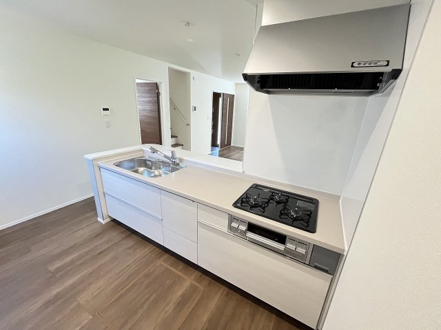 【キッチン】 | 福岡市東区土井3丁目　2号棟（全3棟）【仲介手数料無料・0円】 | 現地写真。