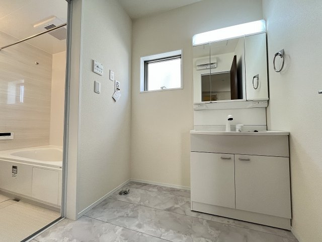 【洗面所】 | 福岡市東区土井3丁目　2号棟（全3棟）【仲介手数料無料・0円】 | 現地写真。