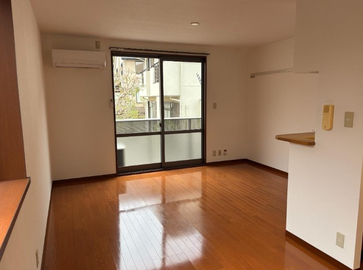 アクア西松ヶ丘北館の居間・リビング