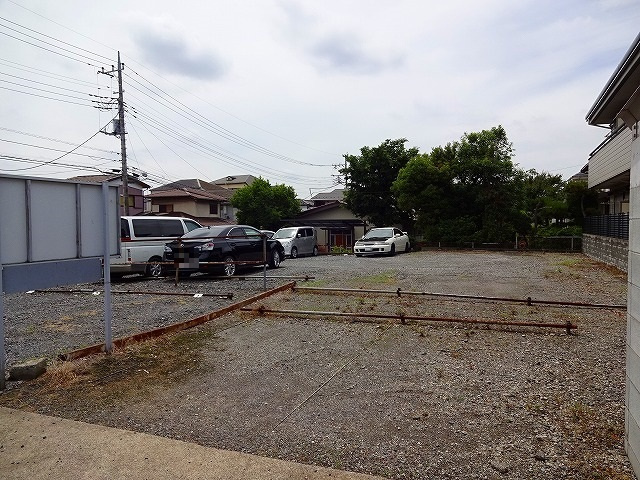 ファミーユ大戸の駐車場