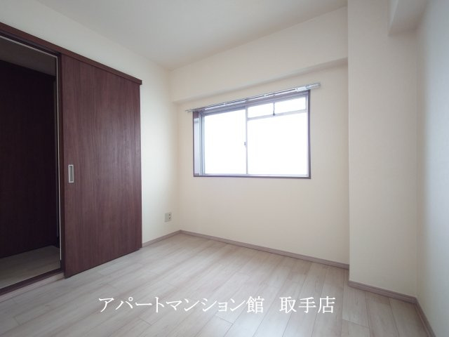 長塚マンションの洋室
