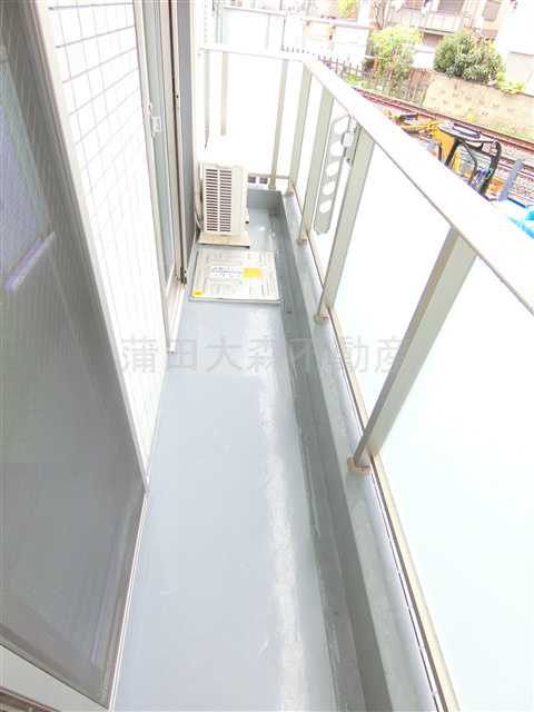 Lares East(ラレースイースト)のバルコニー|物干し金具付きのバルコニー