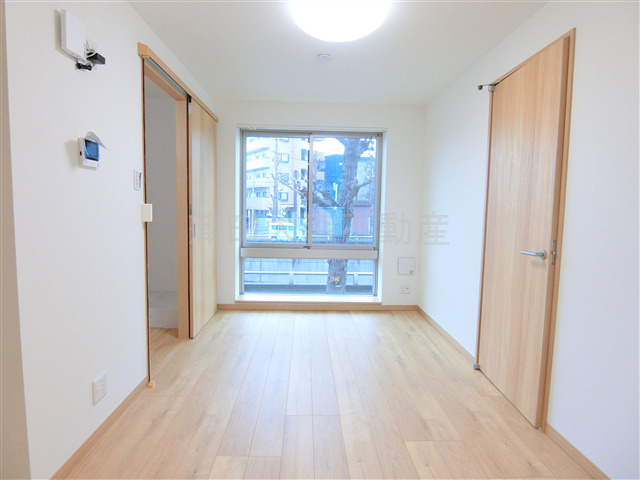 Lares East(ラレースイースト)の居間・リビング|LDK11.5帖