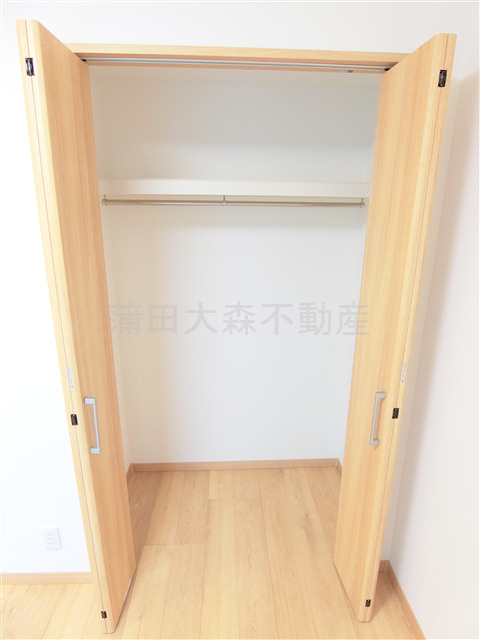Lares East(ラレースイースト)の収納|洋室5帖の収納　クローゼット　