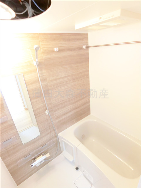 Lares East(ラレースイースト)の浴室|追焚と浴室乾燥機付きのバスルーム　お風呂　