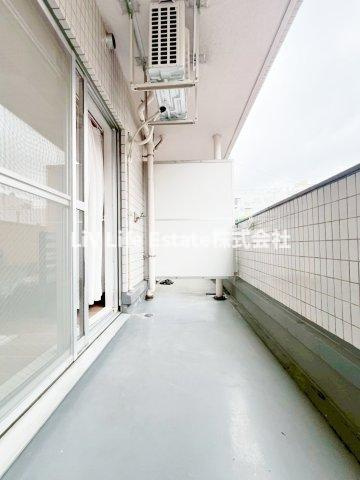 石山ビルのバルコニー