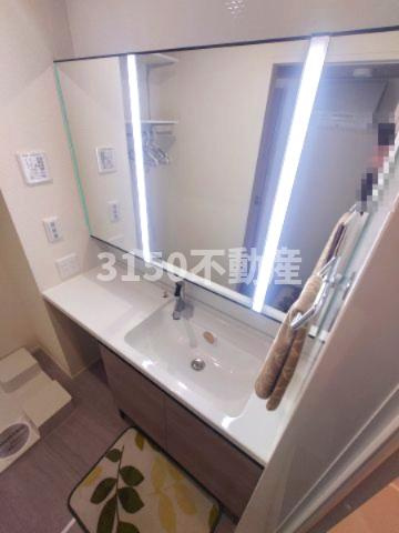 セレスティア西荘　EASTの洗面所