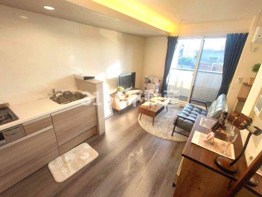 セレスティア西荘　EASTの居間・リビング