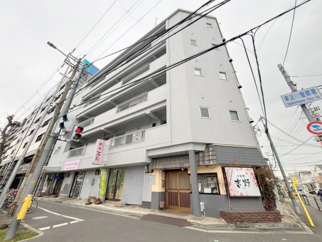 石川マンションの外観