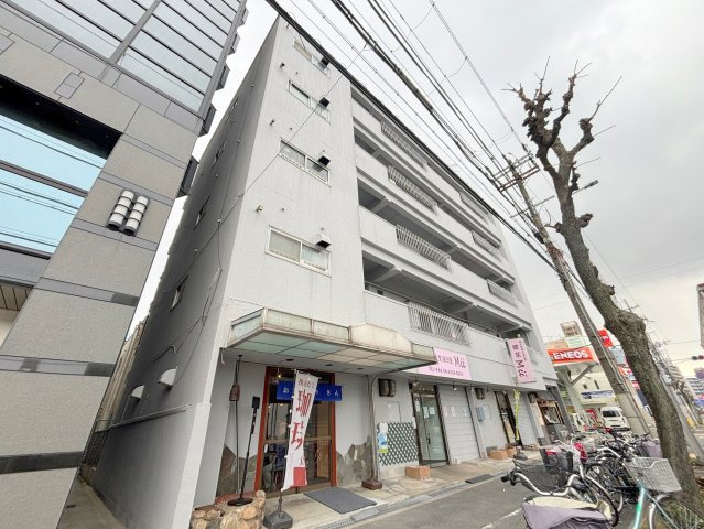 石川マンションの外観
