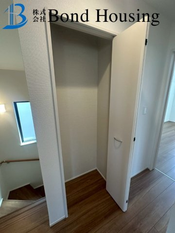 南向きで陽当たり良好　桃山台6丁目　新築2区画　2号棟の収納