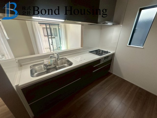 南向きで陽当たり良好　桃山台6丁目　新築2区画　2号棟のキッチン