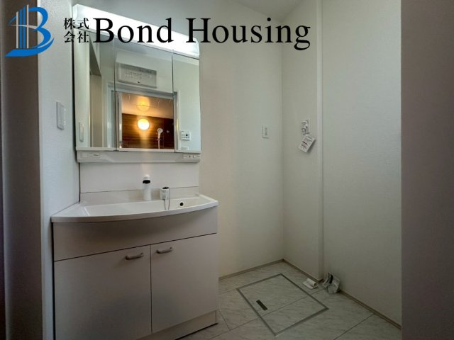 南向きで陽当たり良好　桃山台6丁目　新築2区画　2号棟の独立洗面台