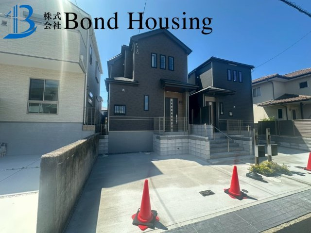 南向きで陽当たり良好　桃山台6丁目　新築2区画　2号棟の駐車場