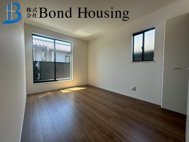 南向きで陽当たり良好　桃山台6丁目　新築2区画　2号棟の洋室