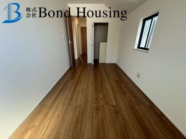 南向きで陽当たり良好　桃山台6丁目　新築2区画　2号棟の洋室