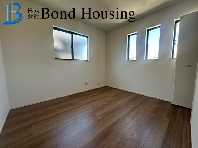 南向きで陽当たり良好　桃山台6丁目　新築2区画　2号棟の洋室