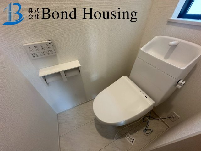 南向きで陽当たり良好　桃山台6丁目　新築2区画　2号棟のトイレ