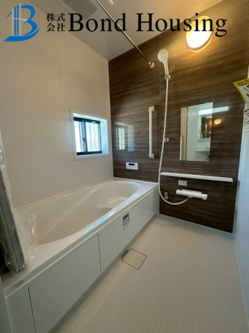 南向きで陽当たり良好　桃山台6丁目　新築2区画　2号棟の浴室
