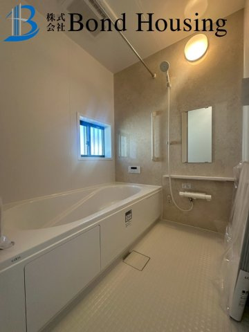 駐車並列2台可能　桃山台6丁目　新築2区画　1号棟の浴室