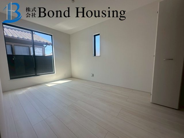 駐車並列2台可能　桃山台6丁目　新築2区画　1号棟の洋室