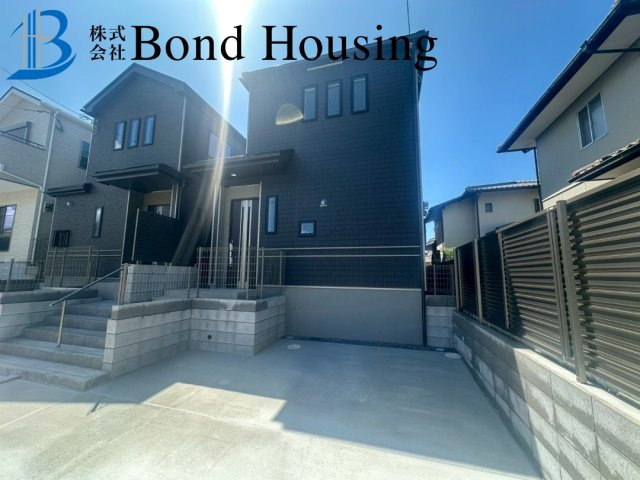 駐車並列2台可能　桃山台6丁目　新築2区画　1号棟の外観