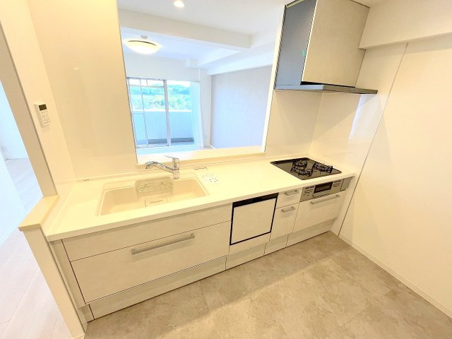 ライオンズマンション昭島第2のキッチン|食洗器付きの広々した対面キッチンです！