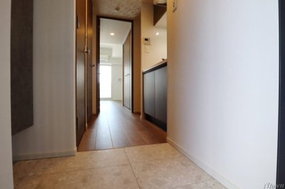 【玄関】 | S-RESIDENCE今池arcana | シンプルで使いやすい玄関です