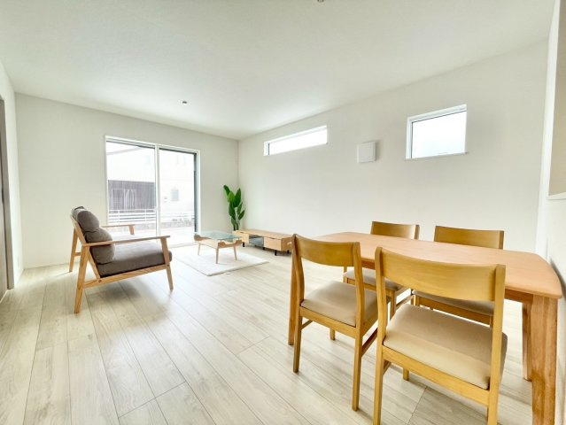 【居間・リビング】 | 神栖市若松中央2号棟 | 3LDK　最短即日見学も可能です。お気軽にお問合せください。