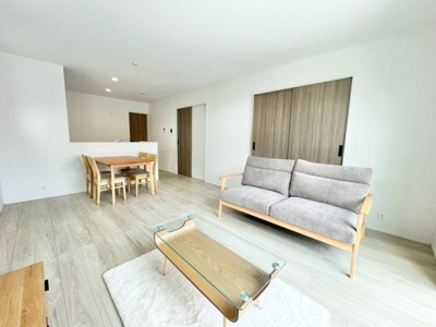 【居間・リビング】 | 神栖市若松中央2号棟 | 3LDK　最短即日見学も可能です。お気軽にお問合せください。