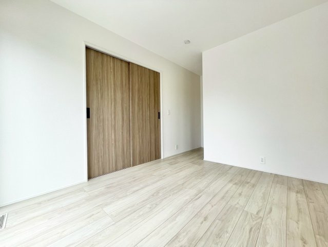 【洋室】 | 神栖市若松中央2号棟 | 3LDK　最短即日見学も可能です。お気軽にお問合せください。