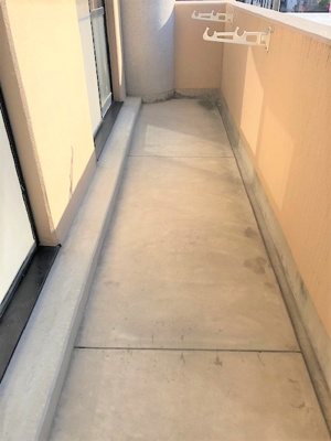 【バルコニー】 | エスペランサフルール | 開放的で明るい空間を演出してくれるバルコニーです