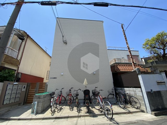 ノイヴェル布施の外観