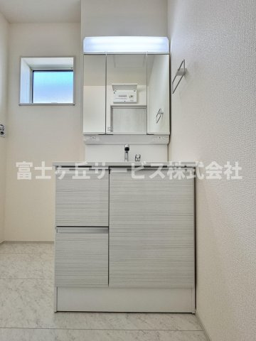 【独立洗面台】 | 島田市中溝町 新築一戸建て 2号棟 | 朝の身支度に便利な独立洗面化粧台です