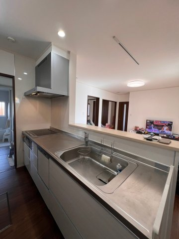 松本市村井町西1丁目　中古住宅のキッチン|キッチンでお料理をお楽しみください