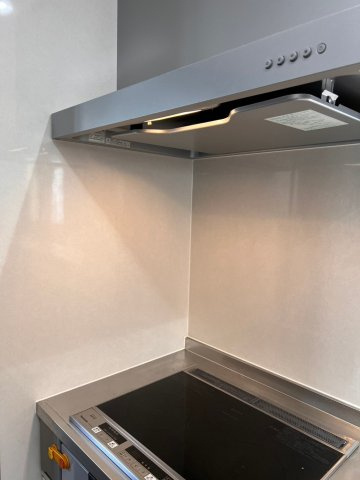 松本市村井町西1丁目　中古住宅のキッチン|オール電化の定番IHクッキングヒーター