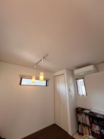 松本市村井町西1丁目　中古住宅の居間・リビング|ダイニングは外からの視線を気にせず食事が出来ます