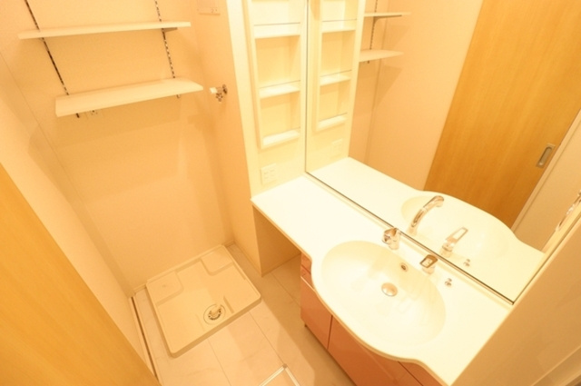 クラリーチェの洗面所|洗面室