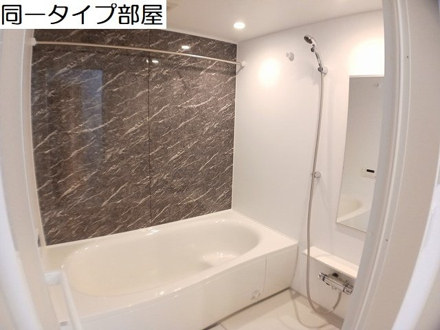 フォルトゥナガーデンＢの浴室|きれいなお風呂です