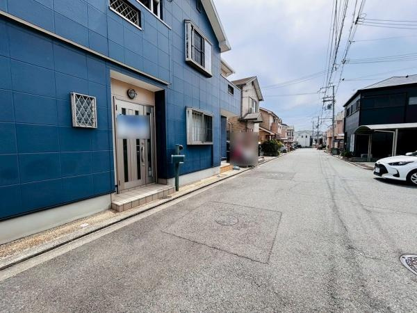 【前面道路含む現地写真】