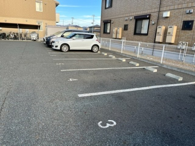 サンビタリアMの駐車場