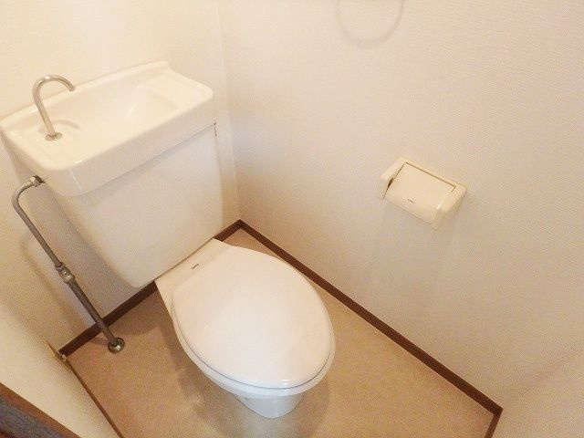 ステイツ久留米のトイレ|落ち着いた色調のトイレです