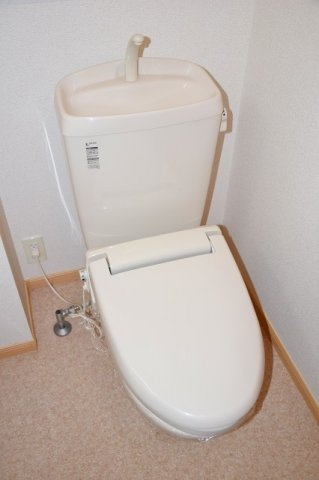 メロウ　ハウスＡのトイレ|落ち着いた色調のトイレです